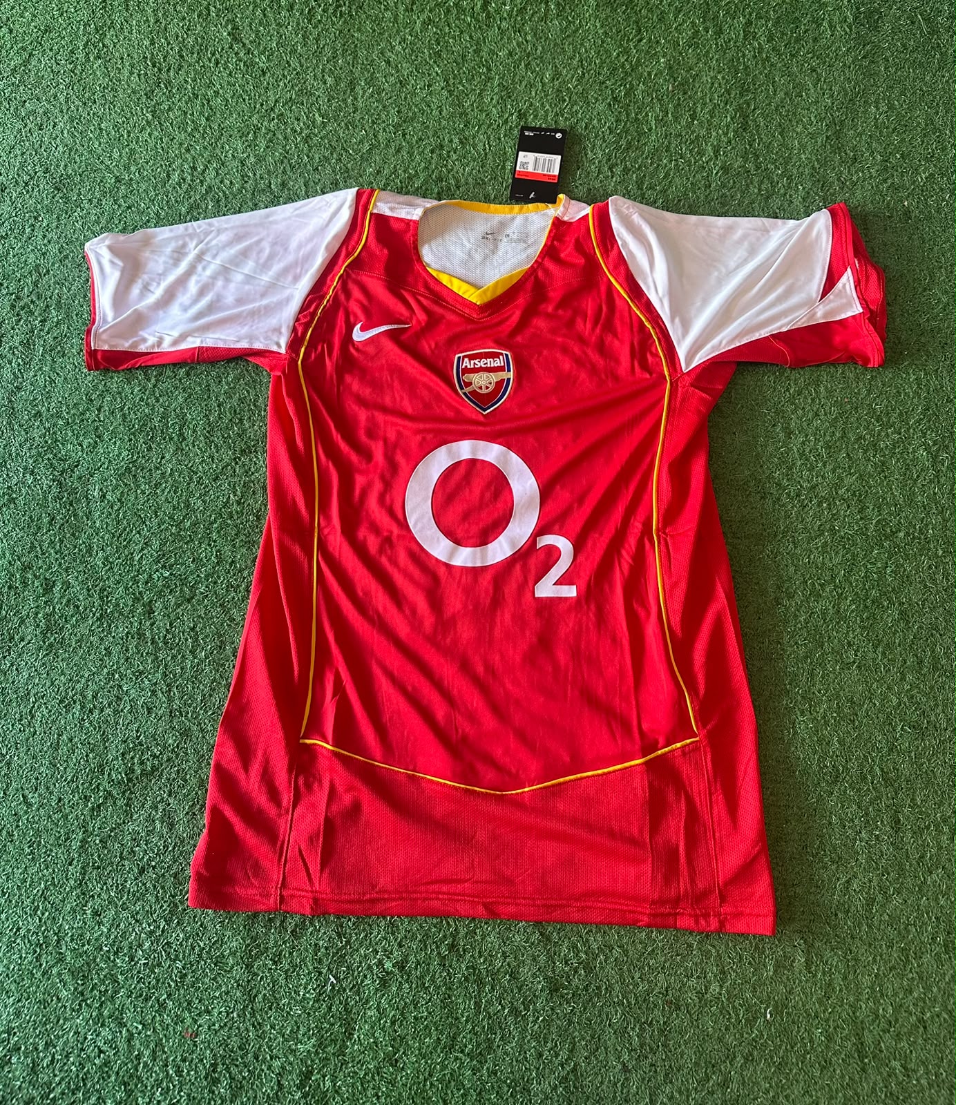 Camiseta retro Arsenal 2004/05 · titular roja · O2