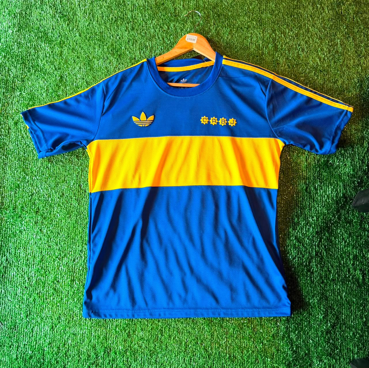 Camiseta Boca Juniors · azul y oro · trébol · sin sponsor